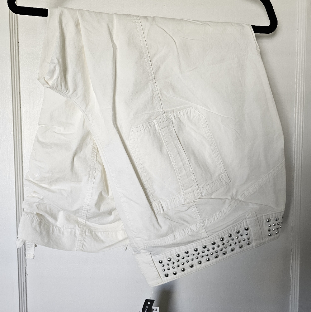NWT INC International White Capris studded detail 16